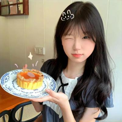 靓妹贵姓 在线观看封面
